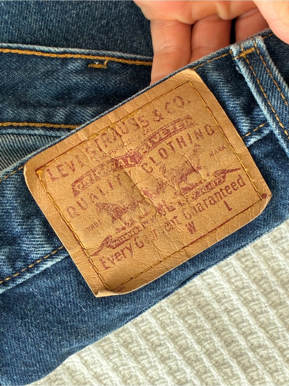 VTG High-Rise Dark Blue Denim Levi’s - Picture 4 of 6